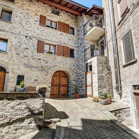 Appartamento La Maison Du Bonheur Grosio Esterno foto