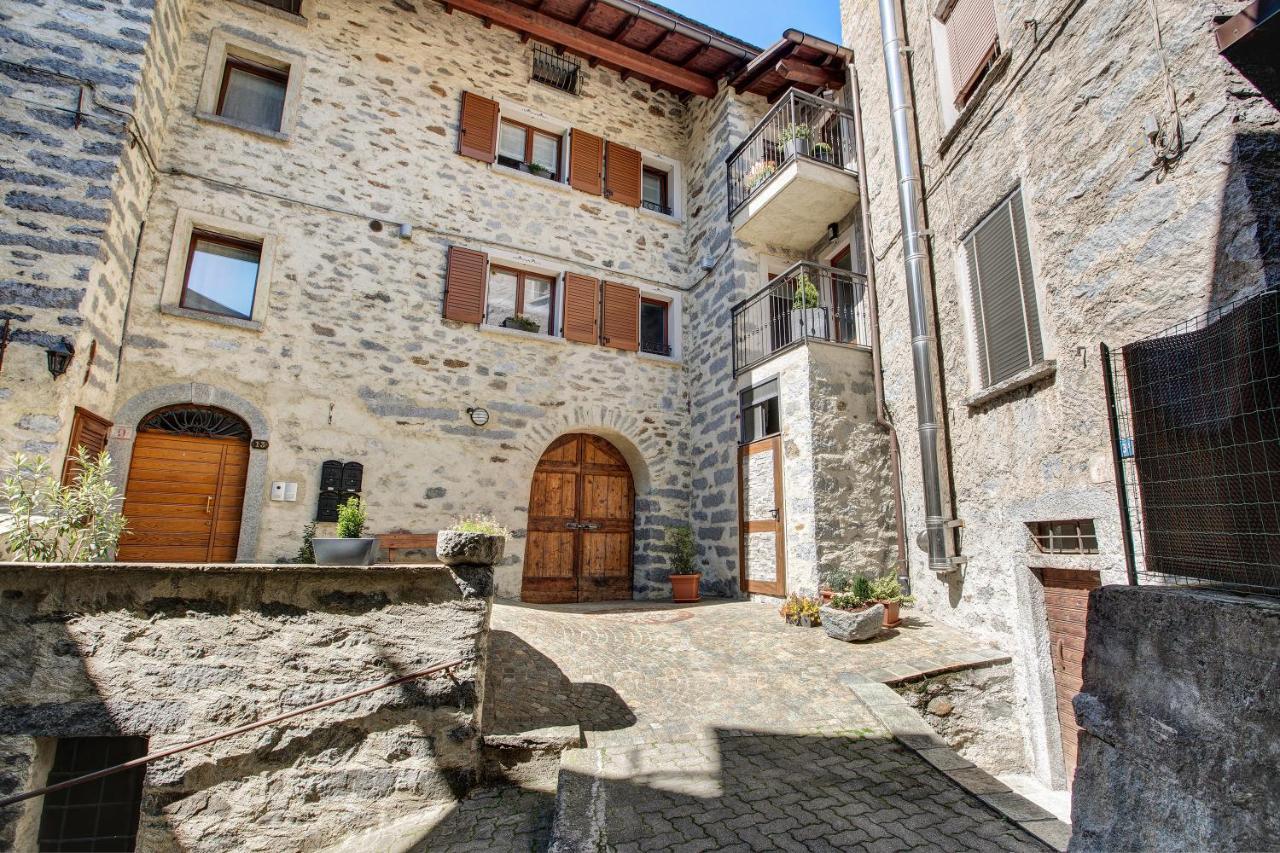Appartamento La Maison Du Bonheur Grosio Esterno foto